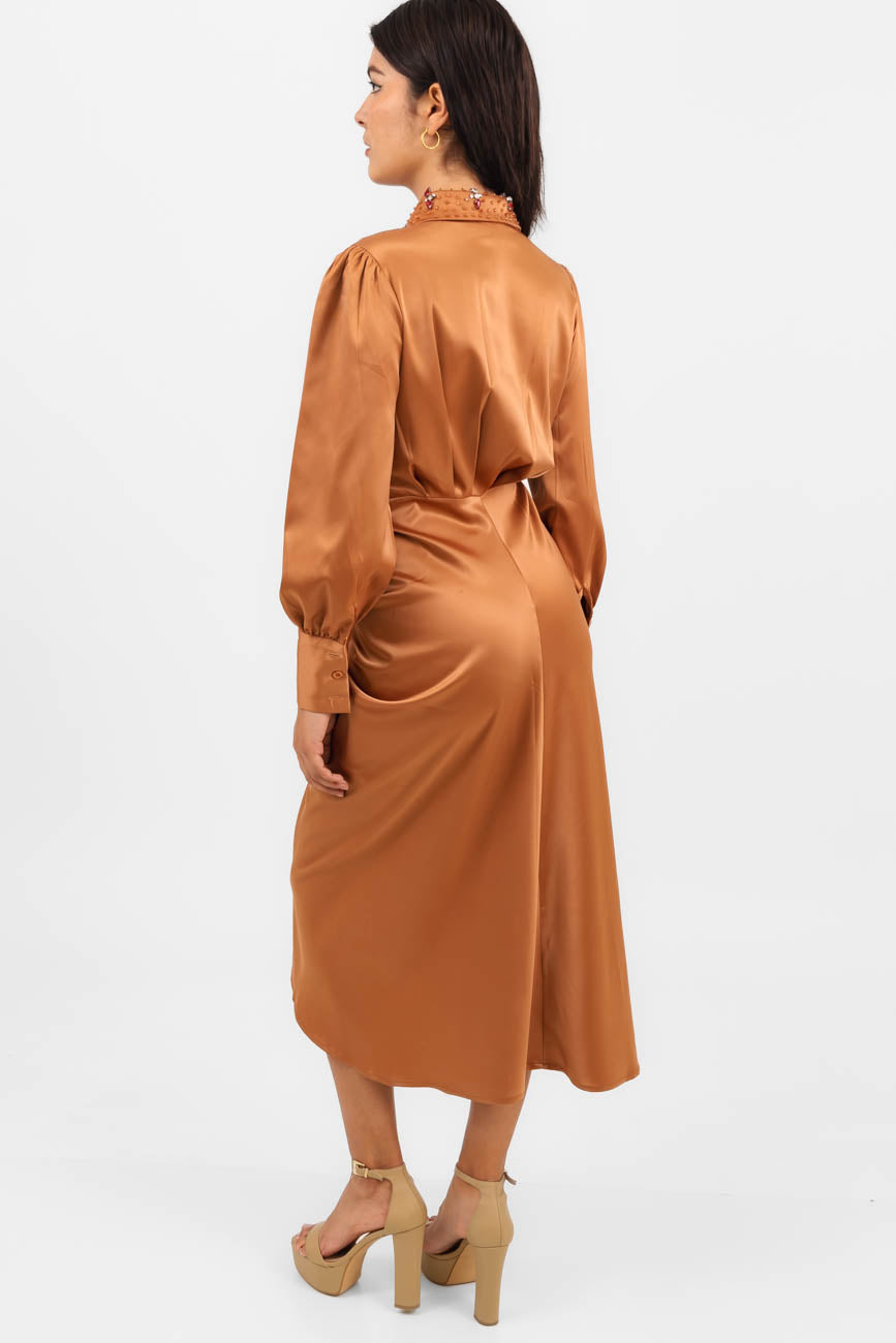 Vestido satinado pliegues