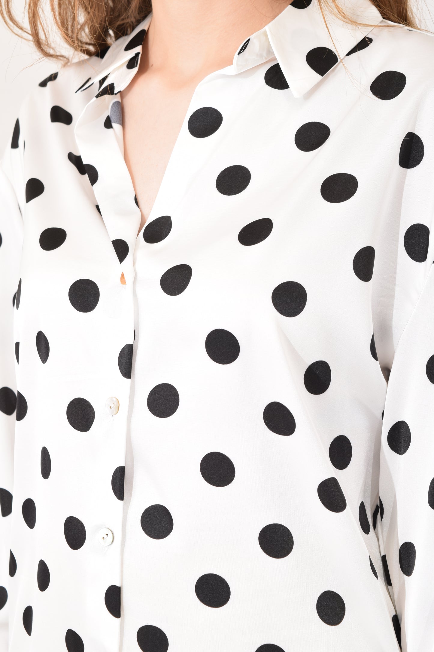 Blusa Satinada Lunares