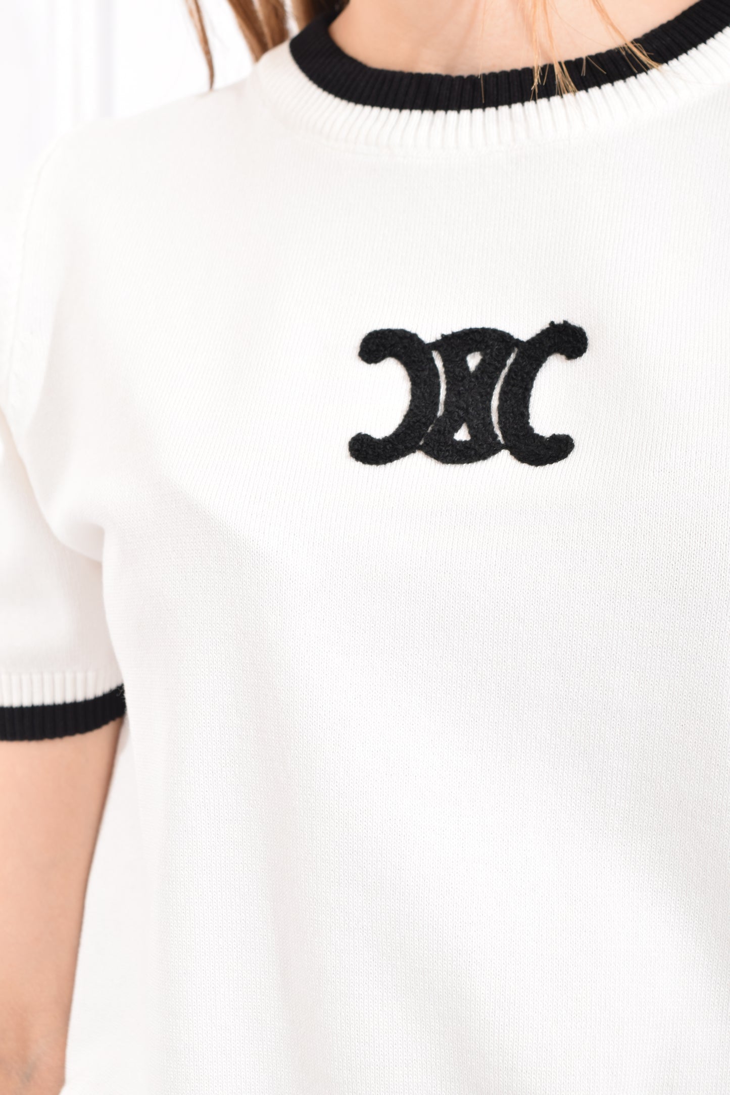 Blusa de Punto Bordado Frente