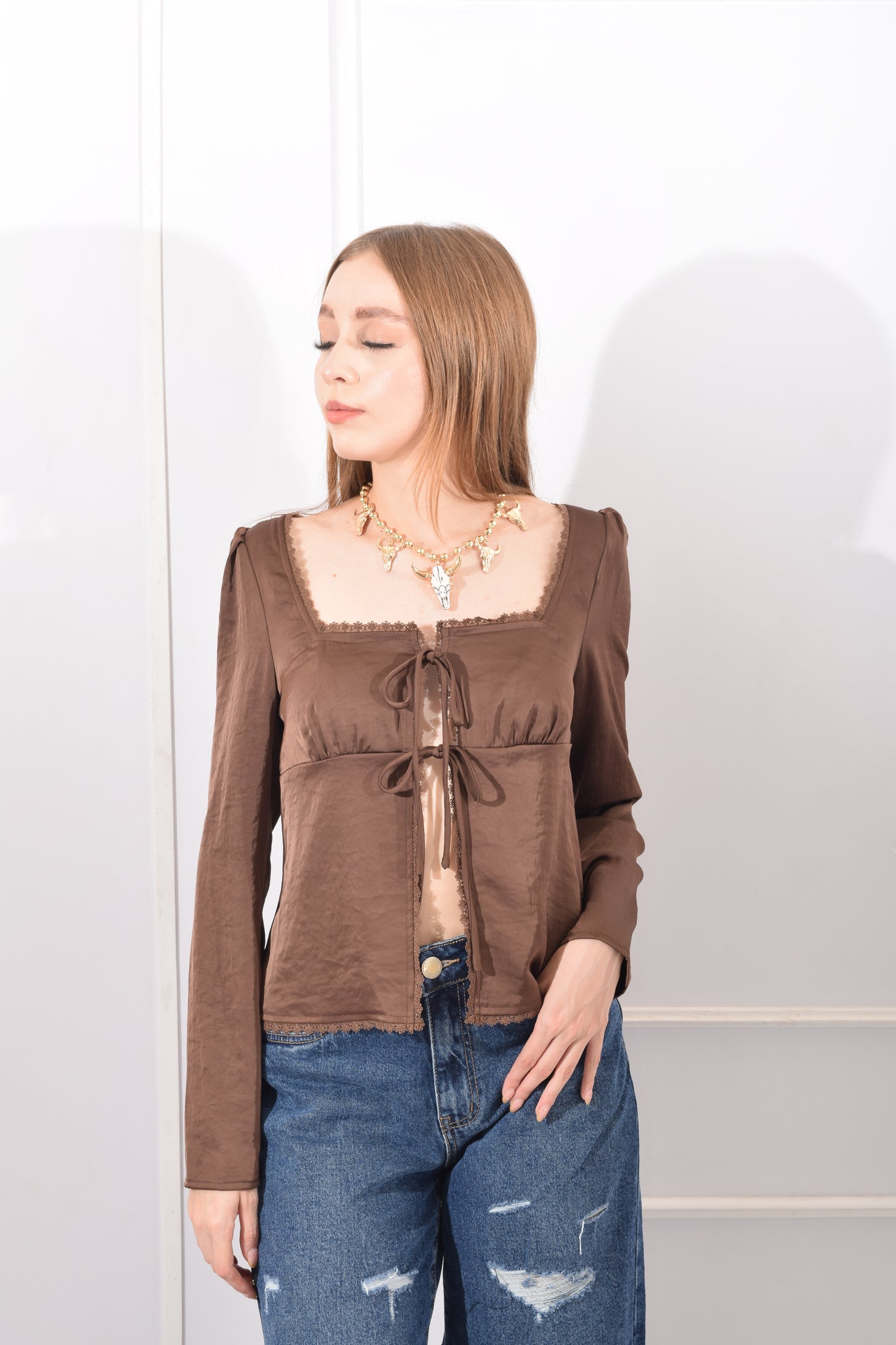 Blusa Satinada Moños