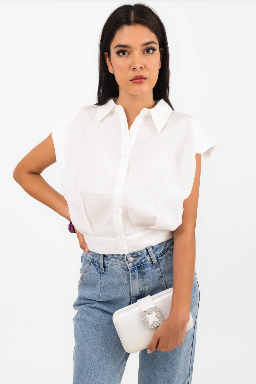 Blusa corta con hombreras