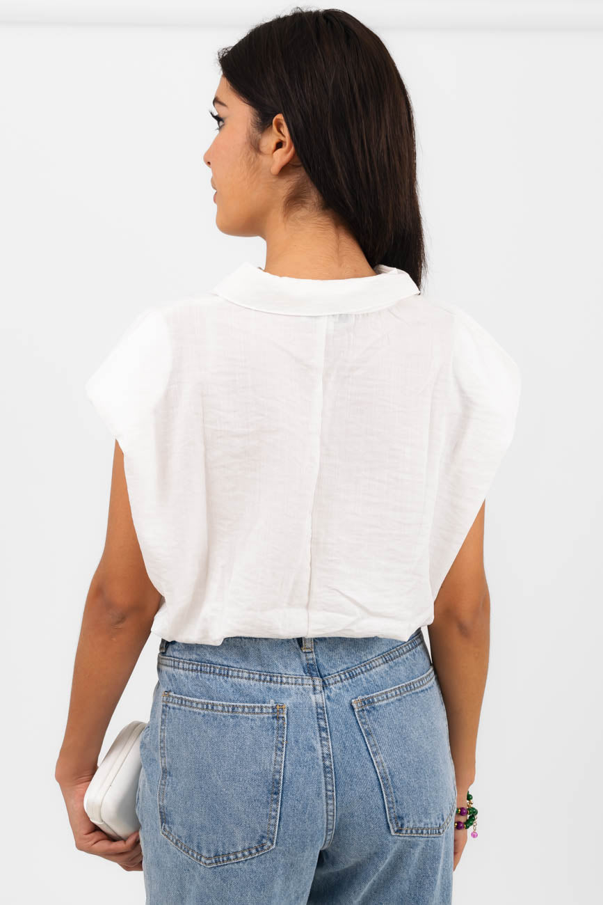 Blusa corta con hombreras
