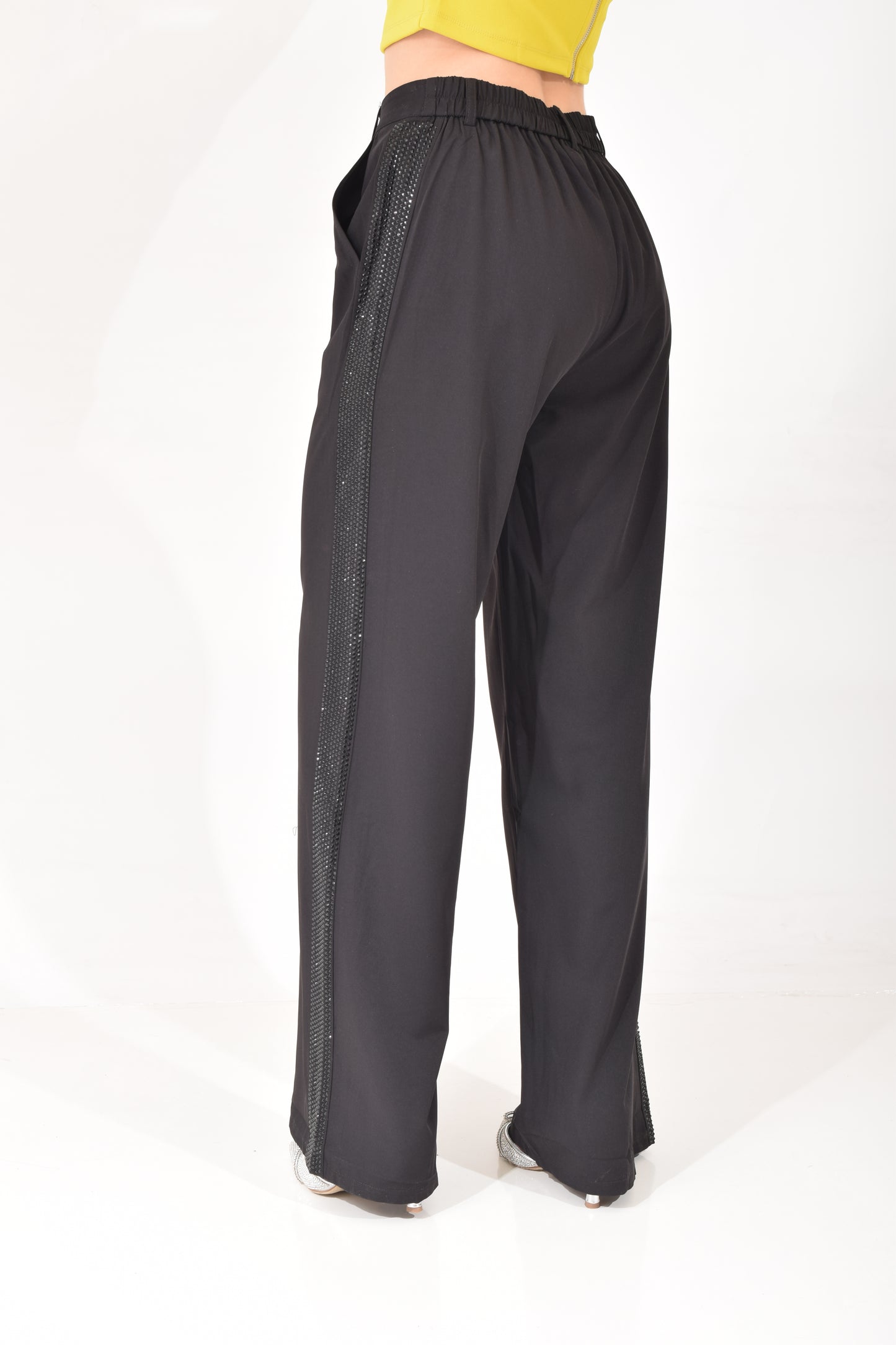 Pantalón Amplio Brillos Costados