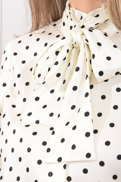 Blusa Satinada Bolitas