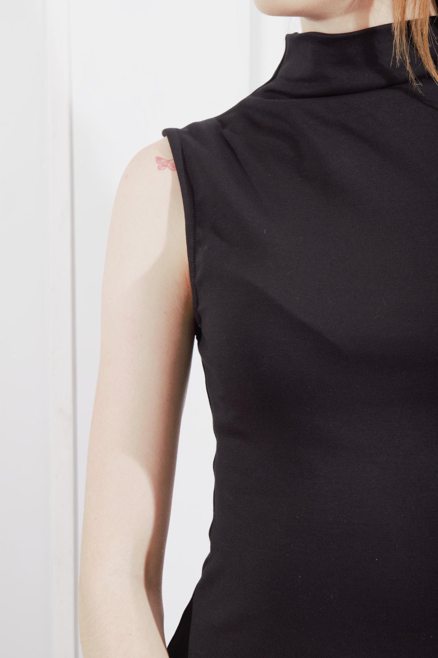 Vestido Cuello Alto Sin Manga