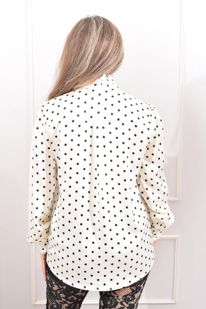 Blusa Satinada Bolitas