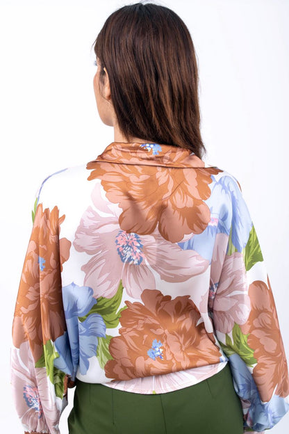 Blusa satinada flores