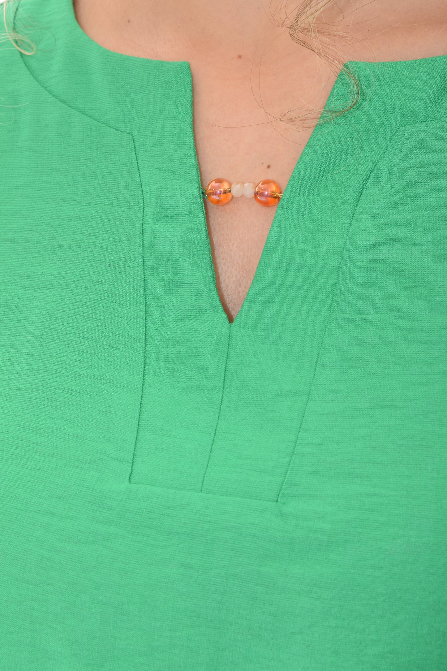 Blusa Piedras Al Cuello