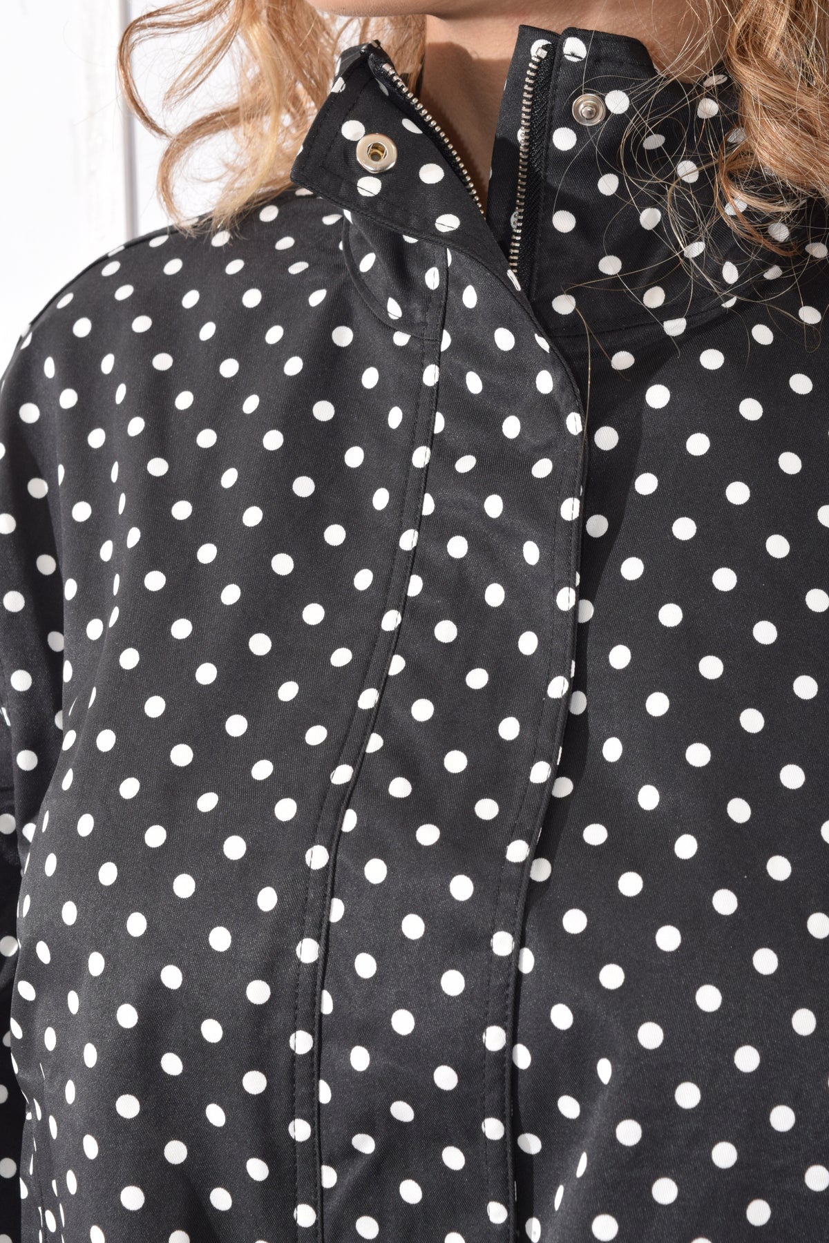 Chamarra Polkadots Negra