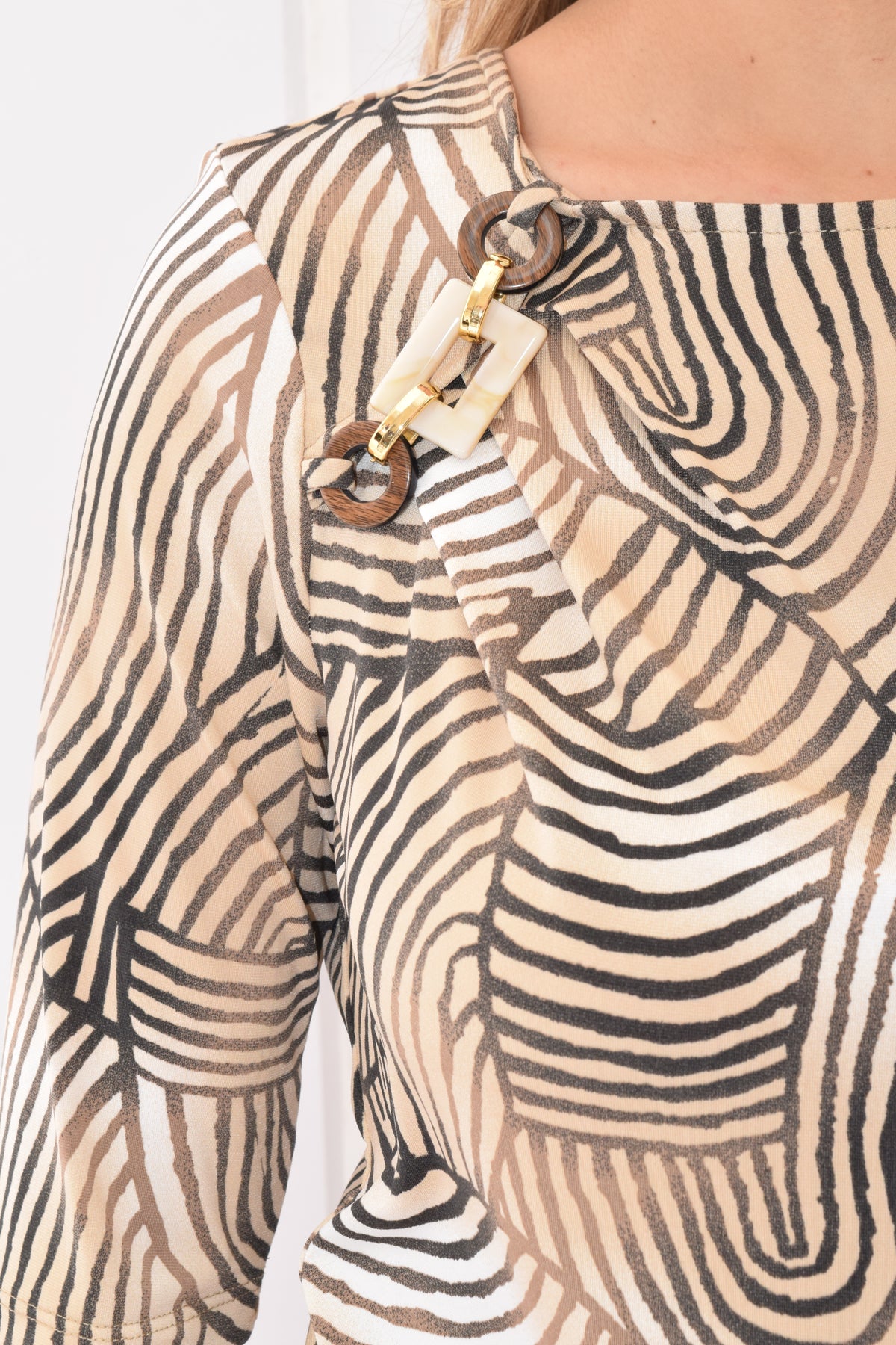 BLUSA DETALLE HOMBRO