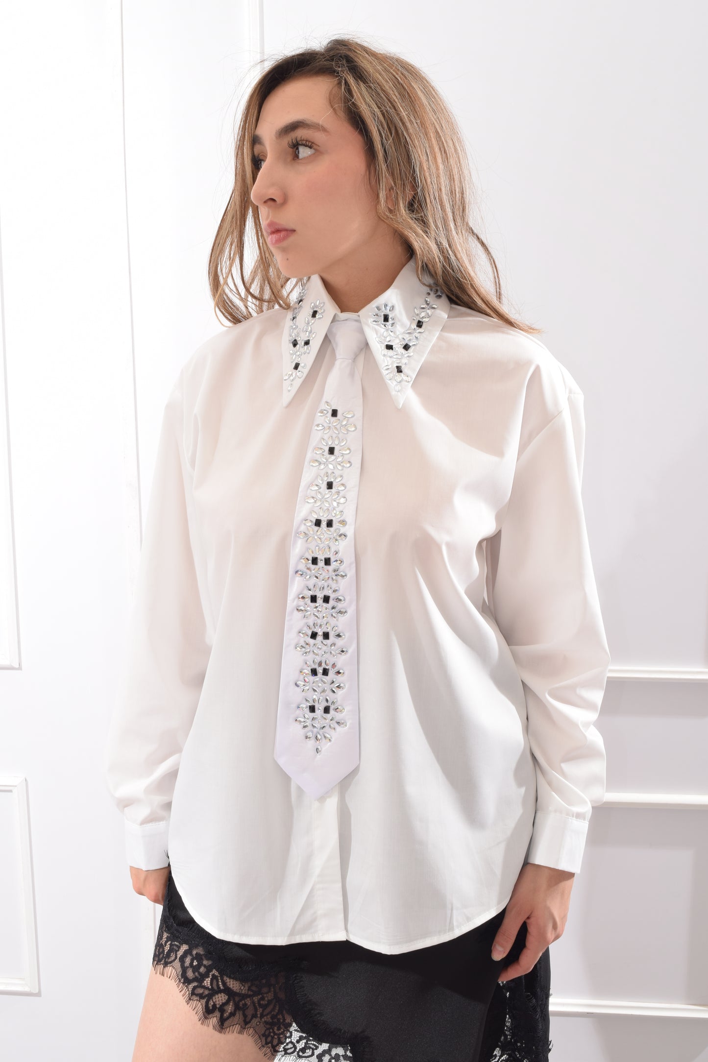 Blusa Corbata Brillos