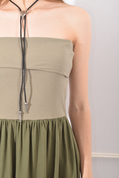 Vestido Strapless Plizado.