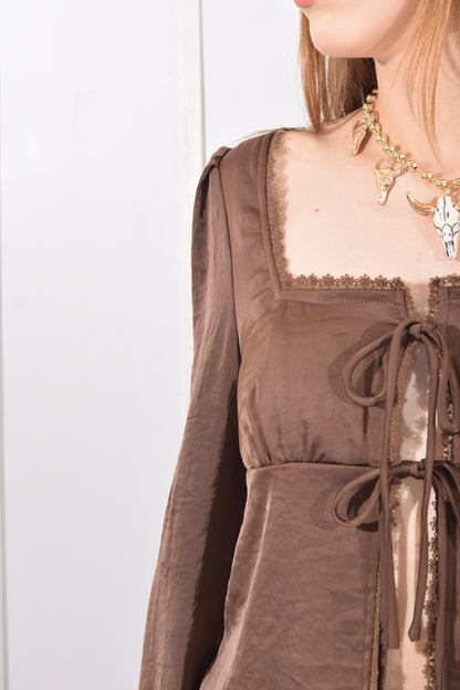 Blusa Satinada Moños