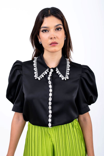 Blusa satinada perlas brillos